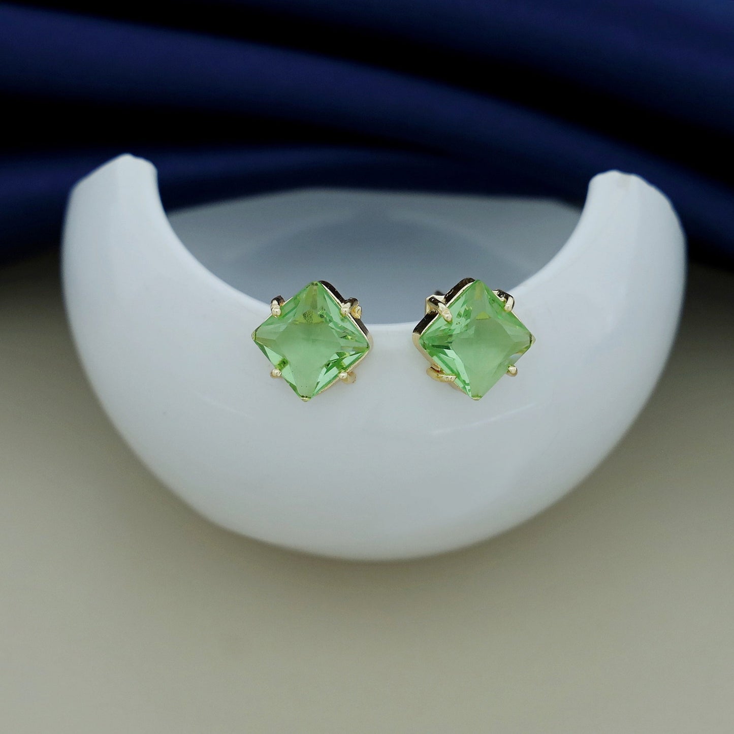 Diamond Glossy Stud